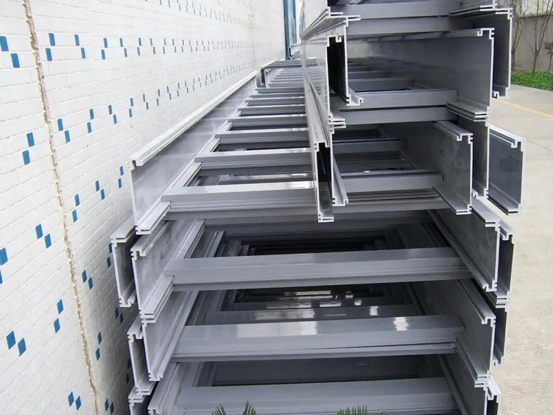 大跨距电缆桥架